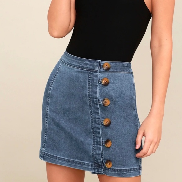 Free People Dresses & Skirts - Free People Little Daisies Button Front Denim Mini Skirt Size 4